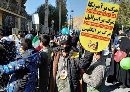 شکوه حضور مردم فیروزکوه در مراسم استکبار ستیزی ۱۳ آبان